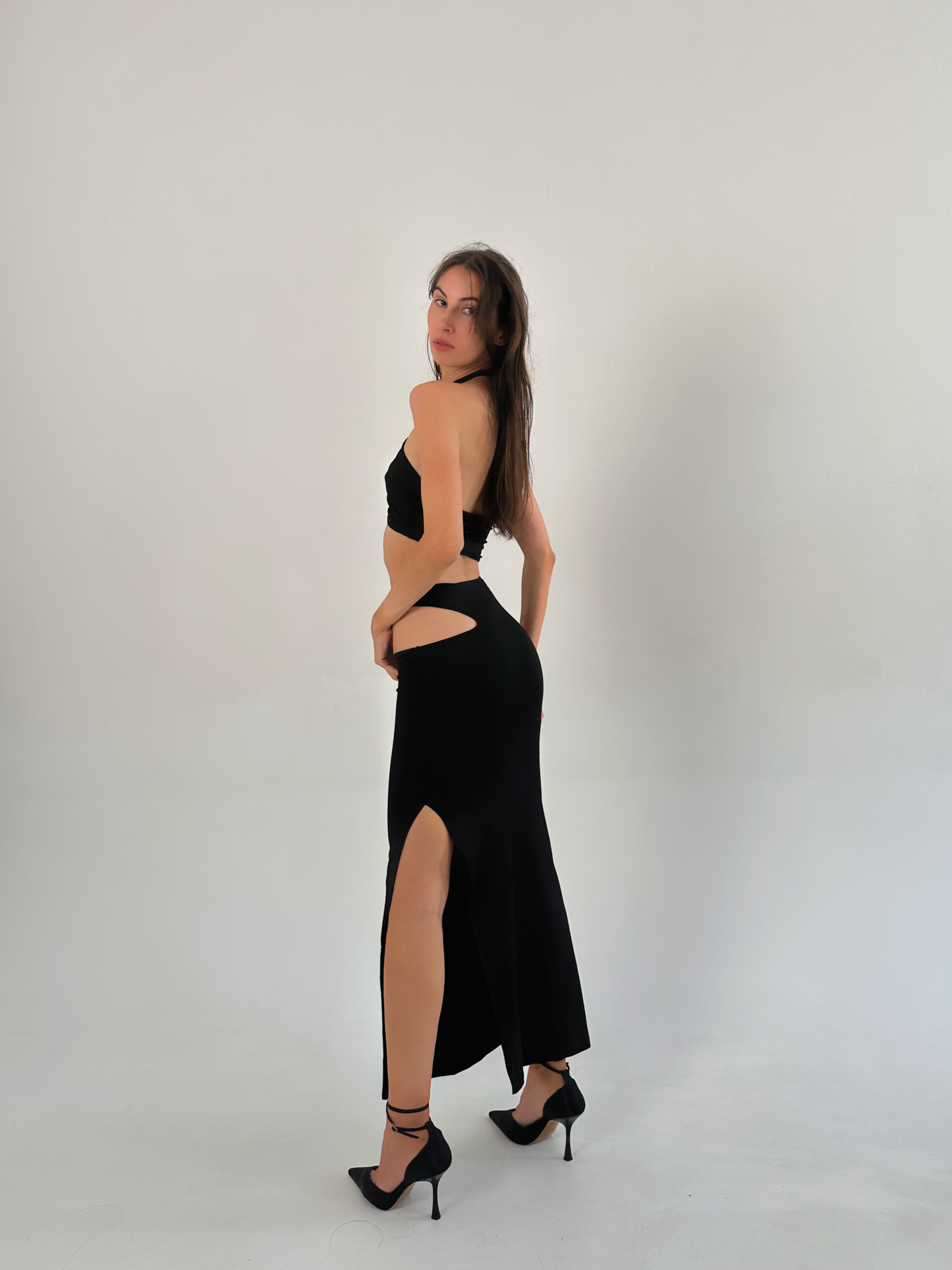 Lily Rose - Легка чорна сукня з романтичним і елегантним силуетом